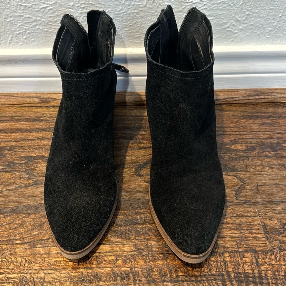 Dolce Vita Elsa Suede Ankle Boot , 9